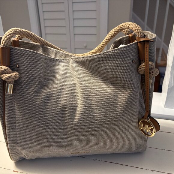 Michael Kors Isla Large Tote Grab Bag - Color: Natural - Picture 1 of 5